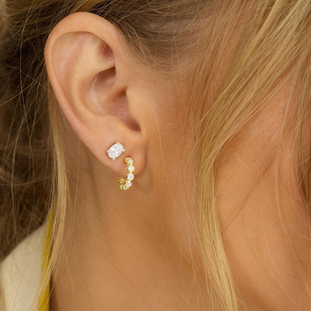 Melinda Maria Baroness Huggies Hoops - Gold FIRM ✨️